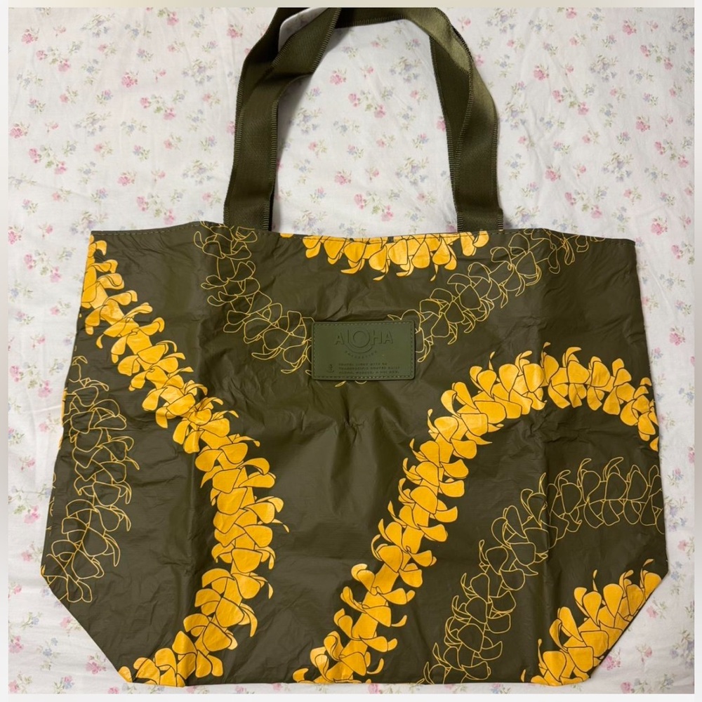 ALOHA Collection | Puakenikeni Day Tripper